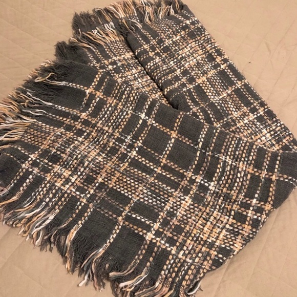 LC Lauren Conrad • Plaid Print Blanket Scarf - Picture 1 of 1